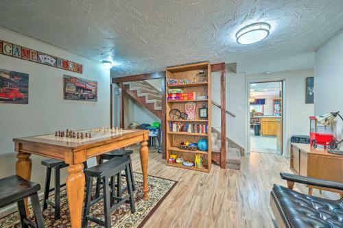 Caldwell House With Grill About 1 Mi To Downtown!