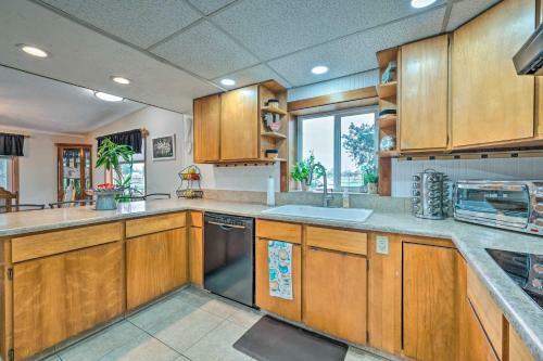 Caldwell House With Grill About 1 Mi To Downtown!
