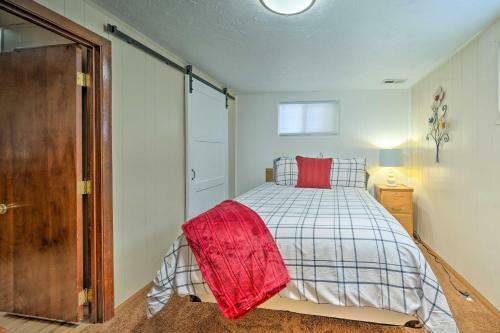 Caldwell House With Grill About 1 Mi To Downtown!