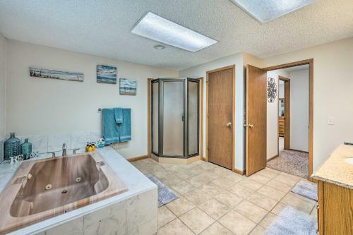 Caldwell House With Grill About 1 Mi To Downtown!