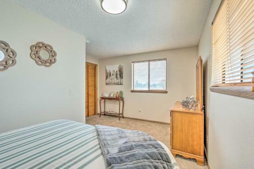 Caldwell House With Grill About 1 Mi To Downtown!