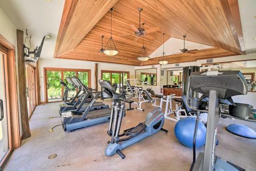 Tropical Paradise Resort Villa 1 Mile To Beach!