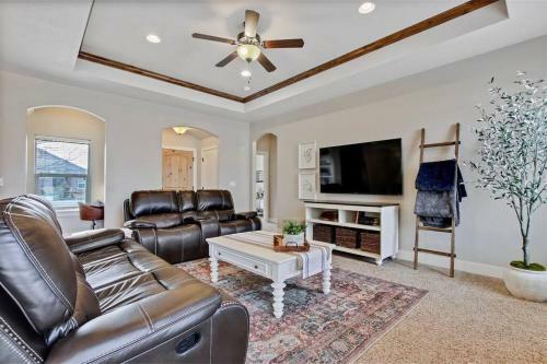 Sun Filled 3 Bedroom Meridian Home