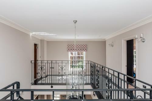 Marble House - Heated Indoor Pool, Gym, Cinema