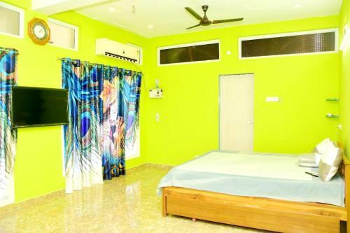 Individual Villa With Swimming Pool And Garden