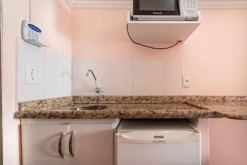Apartamento Aluguel Flat Mono Ambiente 40m Do Mar - Bombas-sc