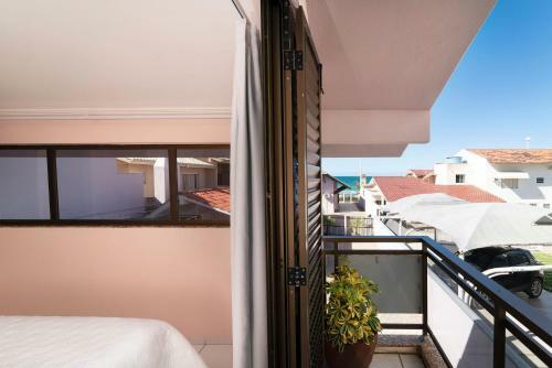 Apartamento Aluguel Flat Mono Ambiente 40m Do Mar - Bombas-sc