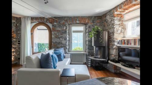 Luxury Lakefront Property