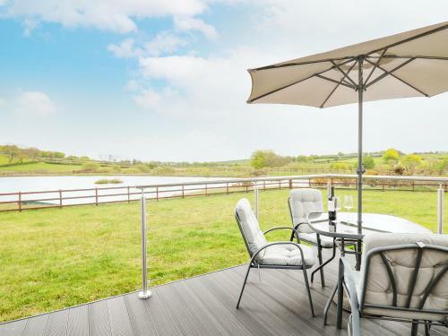 Llyn Cae Ty Nant Fishery Holiday Let