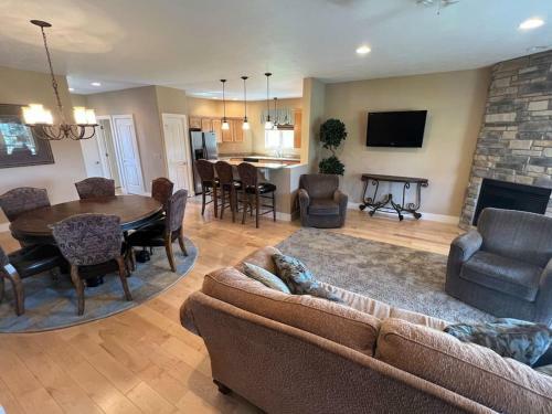 Dubla Vedere - Lake View - Hot Tub - Fire Pit - Sleeps 9
