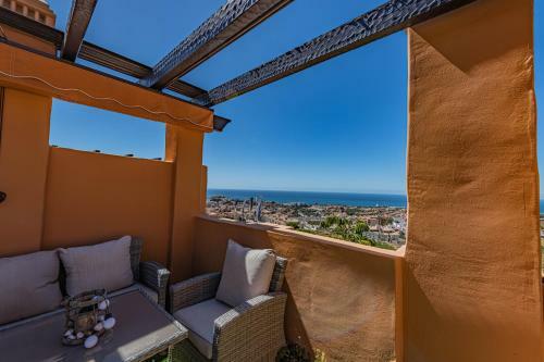 Elegant 4br Apartment In Rivera, Mijas, Pool, Wifi