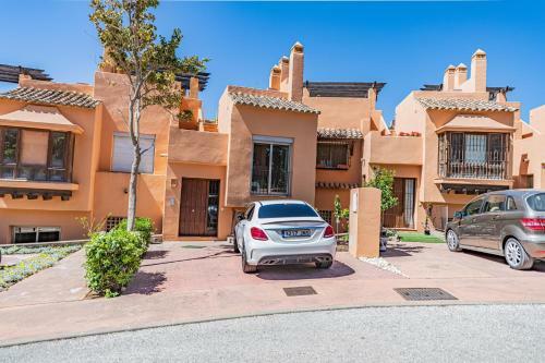 Elegant 4br Apartment In Rivera, Mijas, Pool, Wifi