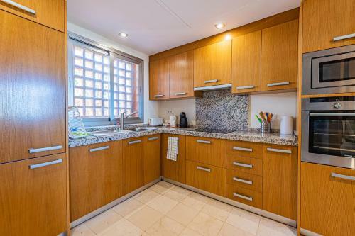 Elegant 4br Apartment In Rivera, Mijas, Pool, Wifi