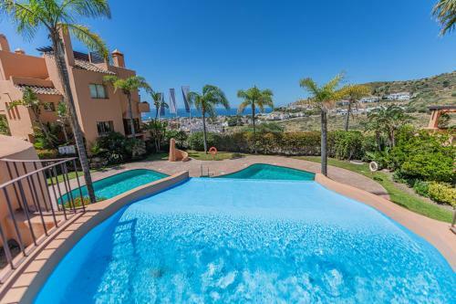 Elegant 4br Apartment In Rivera, Mijas, Pool, Wifi