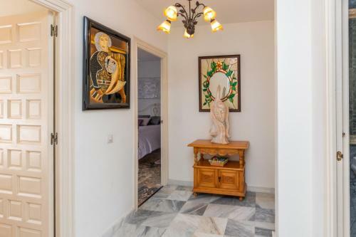 Charming 3br Townhouse W/ Terrace & Swimming Pool