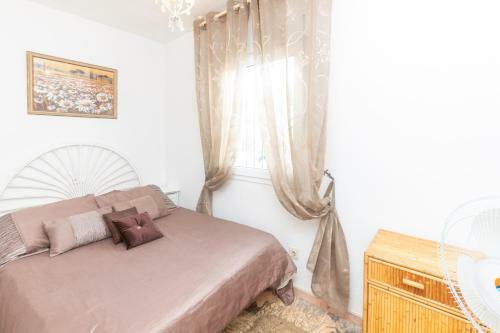 Charming 3br Townhouse W/ Terrace & Swimming Pool