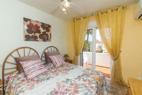 Charming 3br Townhouse W/ Terrace & Swimming Pool