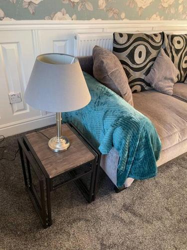 Alder House - A Modern Vibrant 4 Bedroom House