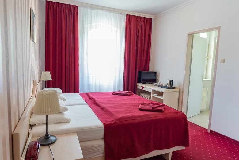 Walzer Hotel & Restaurant