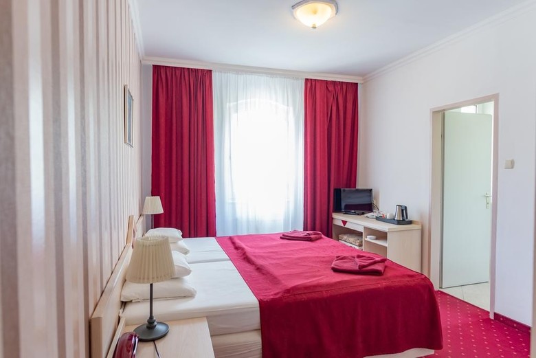 Walzer Hotel & Restaurant