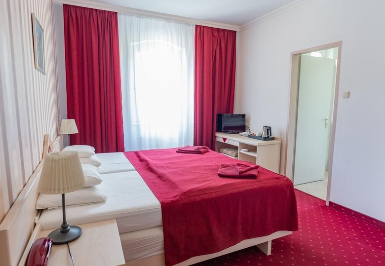 Walzer Hotel & Restaurant