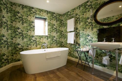 The Hare & Hounds Hotel
