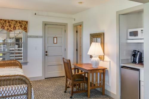 Posada First Colony Inn