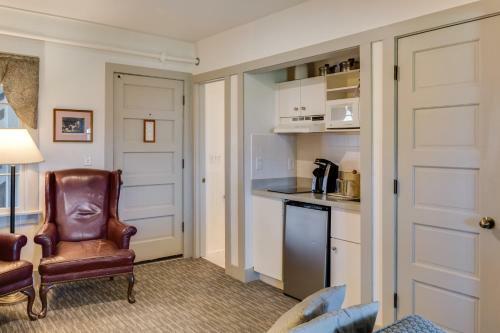 Posada First Colony Inn