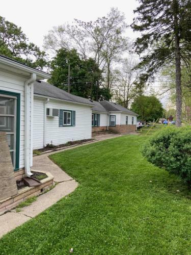Lakefront Home (Newly Renovated) In Belleville Mi