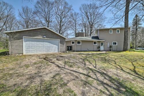 Pet-friendly Home Less Than 1 Mi To Lake Charlevoix!