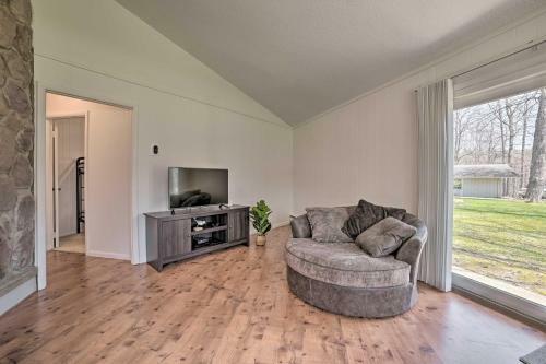 Pet-friendly Home Less Than 1 Mi To Lake Charlevoix!
