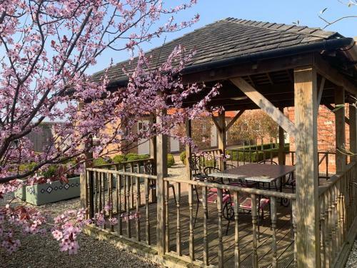 Meals Farm Holiday Cottages - The Granary
