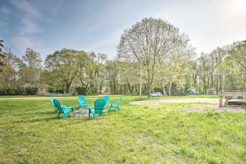 Breezy Coloma Getaway Grill, 1 Mi To Beaches
