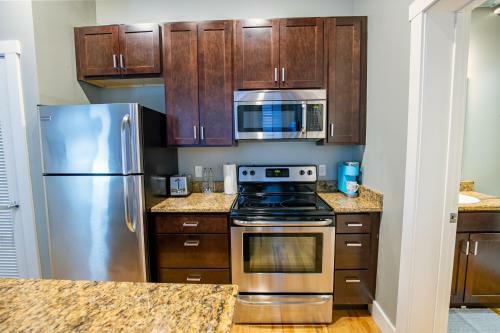 Apartamento Contemporary King Bed Condo In Grand Rapids