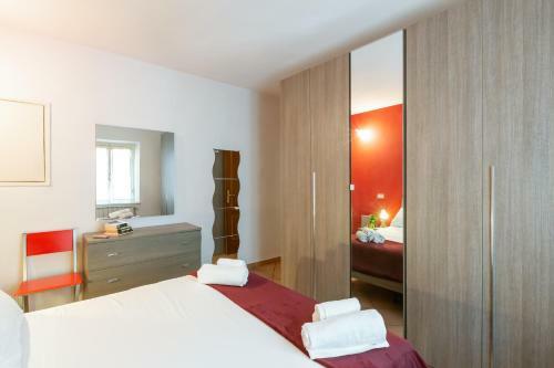 Cisanello Rock Apartment With Patio And Barbecue