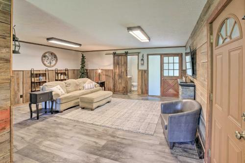 Picturesque Three Oaks Home About 4 Mi To Lake!