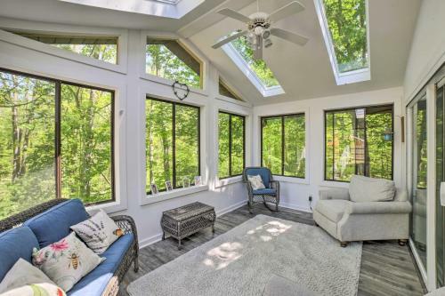 Picturesque Three Oaks Home About 4 Mi To Lake!