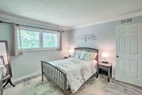 Picturesque Three Oaks Home About 4 Mi To Lake!