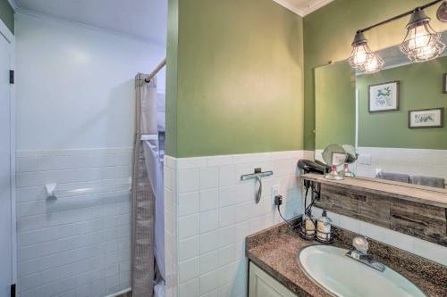 Picturesque Three Oaks Home About 4 Mi To Lake!
