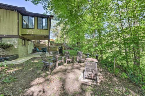 Picturesque Three Oaks Home About 4 Mi To Lake!