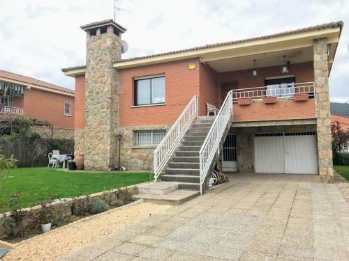Entire Cottage With Swimming Pool And Bbq
