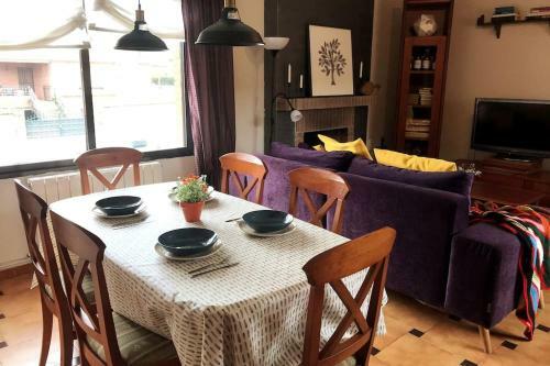Entire Cottage With Swimming Pool And Bbq