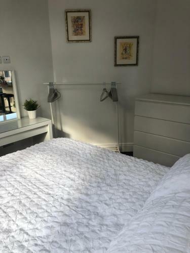 Charming Apartment In Ashley Cross