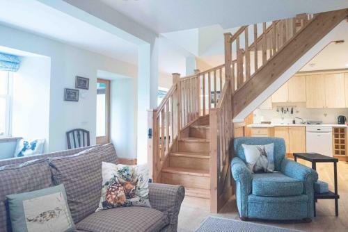 Steading Cottage - 50m From The Beach