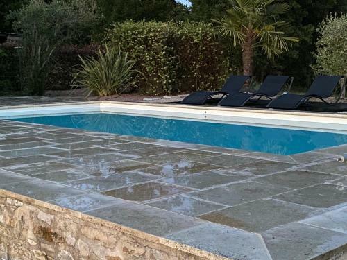 La Villa Paisible Avec Piscine