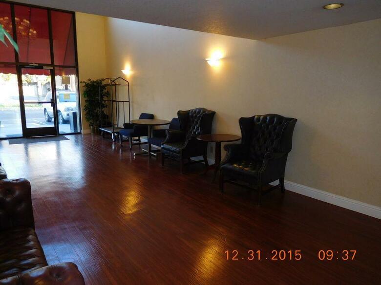 University Square Hotel