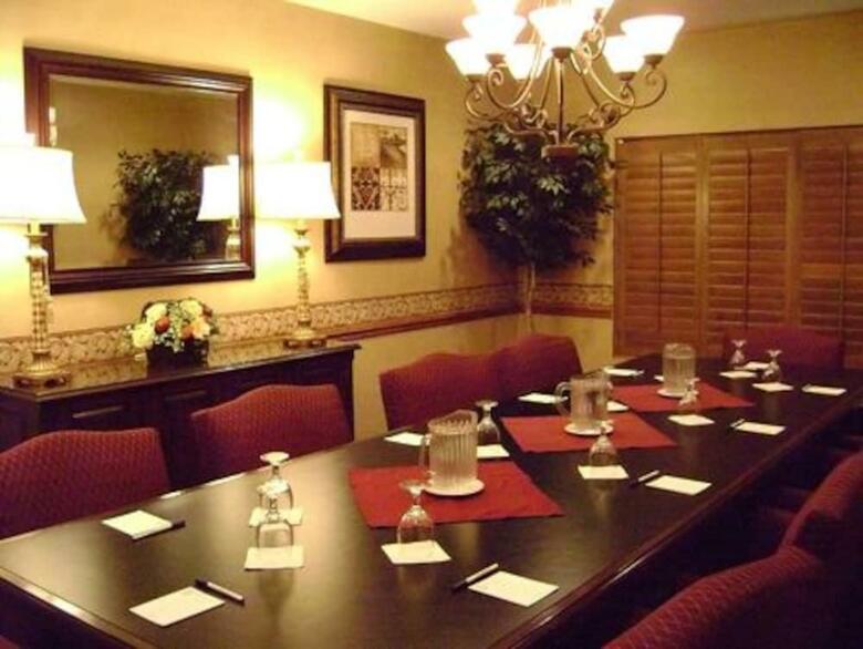 University Square Hotel