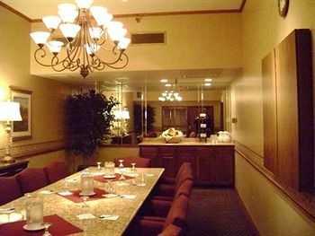 University Square Hotel