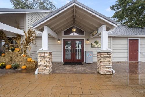 Valley View Retreat