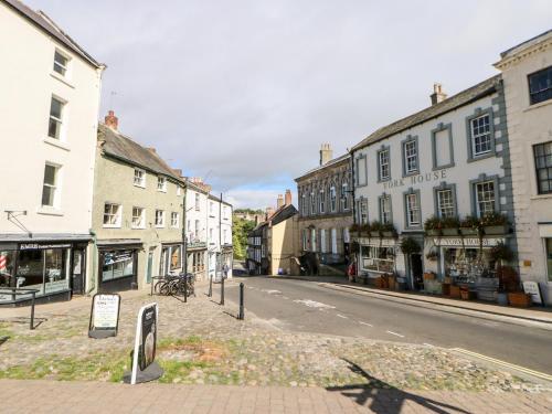 17 Millgate